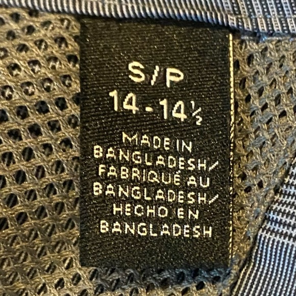 VAN Heusen Traveler Shirt, Men’s Small (S/P 14”-14 1/2”) - Picture 9 of 12